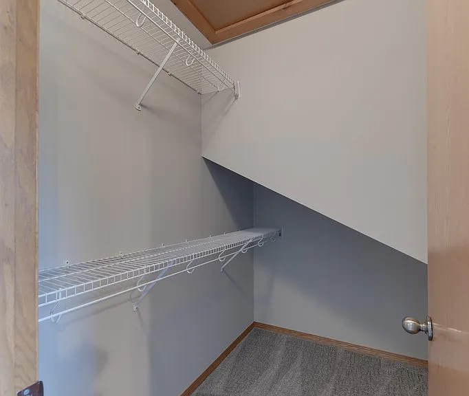 513 N Bristol Ct — Photo 19