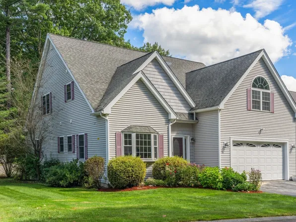 21 Steinbeck St, Tyngsboro, MA 01879