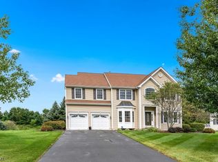 5 Pine Valley Rd, Newton, NJ 07860