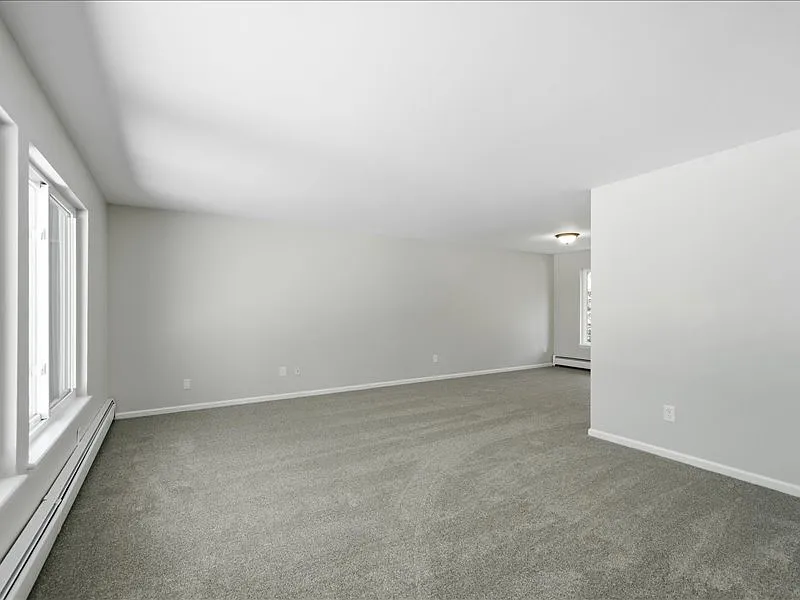 4 bed, 2848 sqft, $3,450 — Photo 2