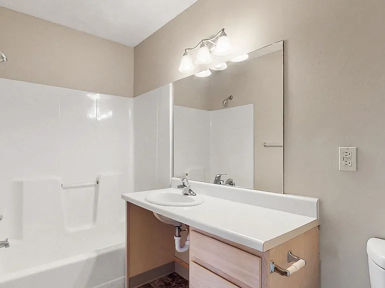 Parkview Apartments — Photo 37