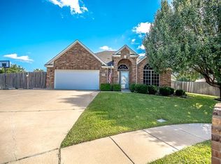 7008 Woodbridge Ct, Watauga, TX 76137
