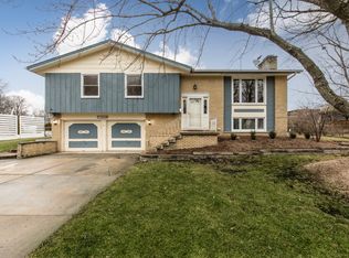 1906 Concordia Ln, Schaumburg, IL 60193