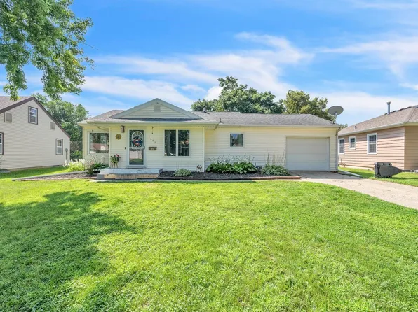 1645 Maplecrest Dr, Estherville, IA 51334