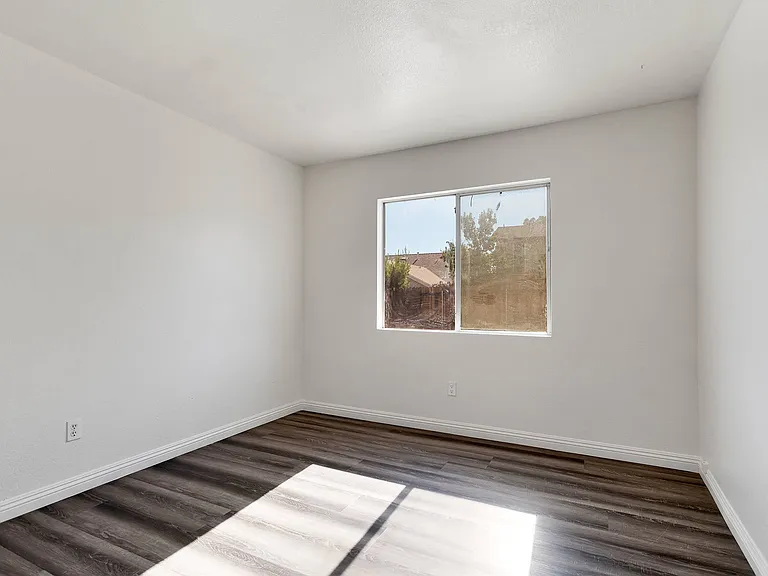 12145 Cobblestone Dr — Photo 18