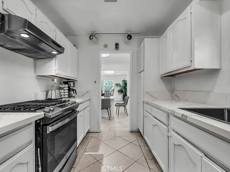 17443 Elkwood St — Photo 11