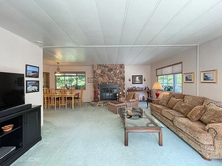 121 Ivy Ln — Photo 10