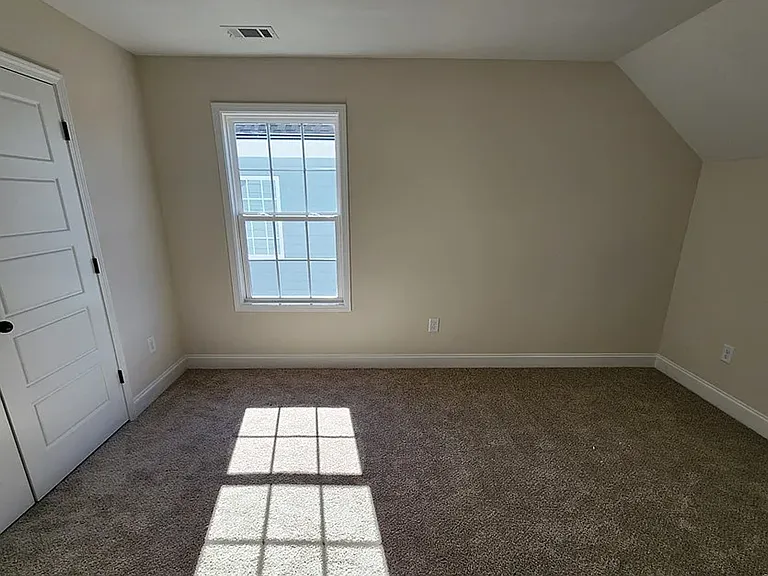 1740 Willow Creek Dr — Photo 12