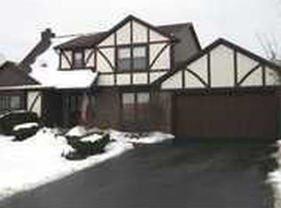 3 Crossbrook Trl, Fairport, NY 14450