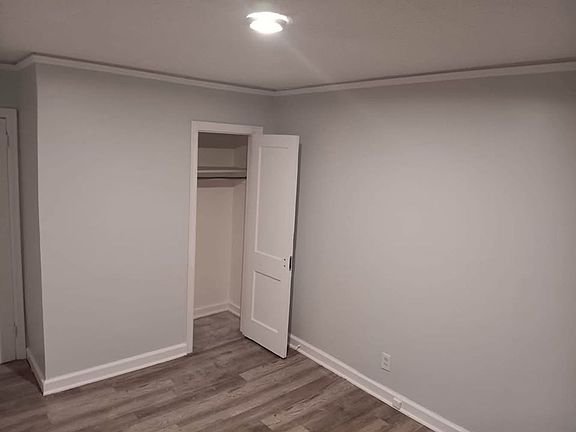 4th image of 215 Dunn Dr