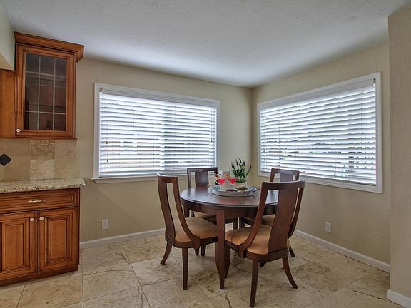 5th image of 911 Vista Del Mar Dr