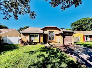 1430 SW 85th Ter, Pembroke Pines, FL 33025