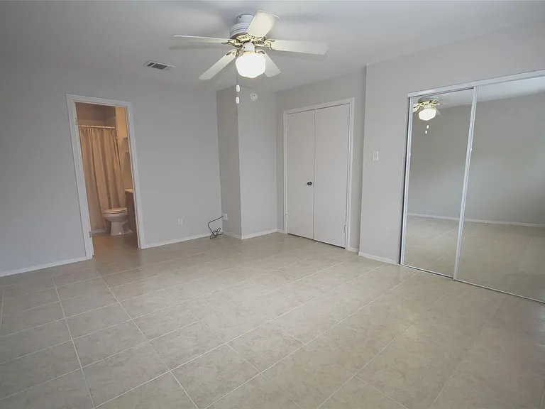 1106 Ravenscourt Dr — Photo 9