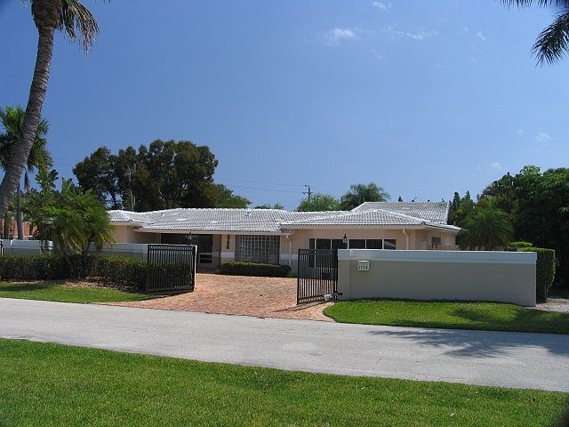 1st image of 2756 NE 30th St