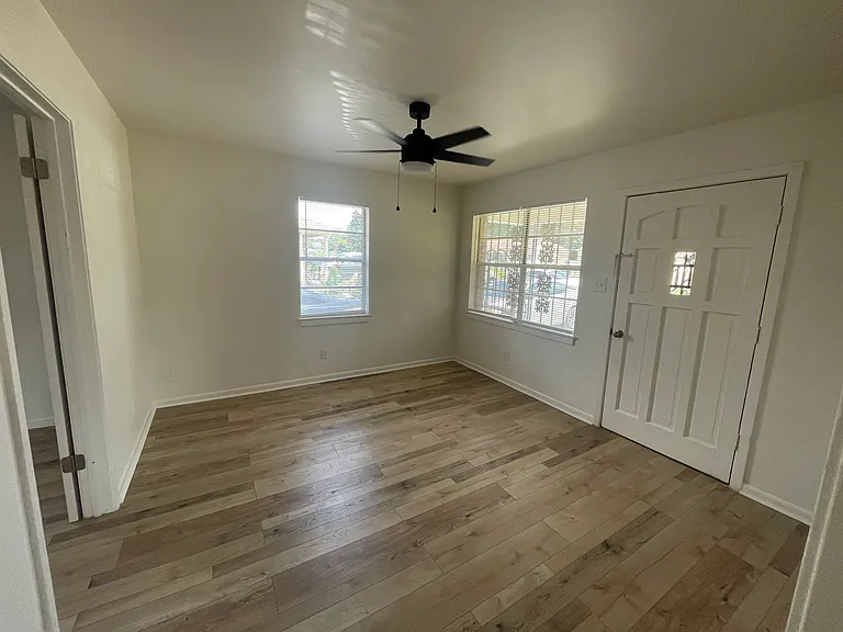 Sunflower Ln — Photo 5