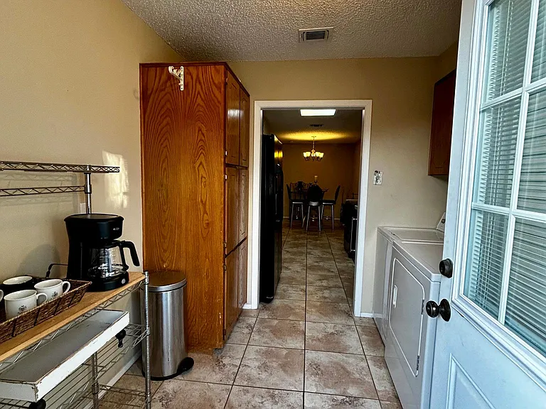 2237 Valleyview Blvd — Photo 15