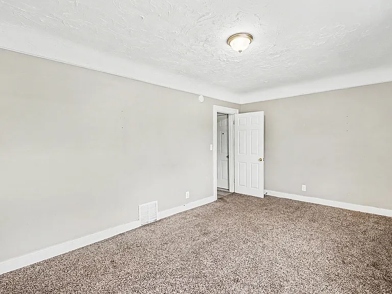 203 S Marshall St #2 — Photo 6