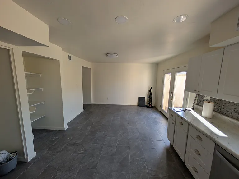 4825 S Mill Ave — Photo 13
