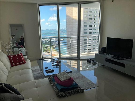 2nd image of 325 Biscayne Blvd #2824