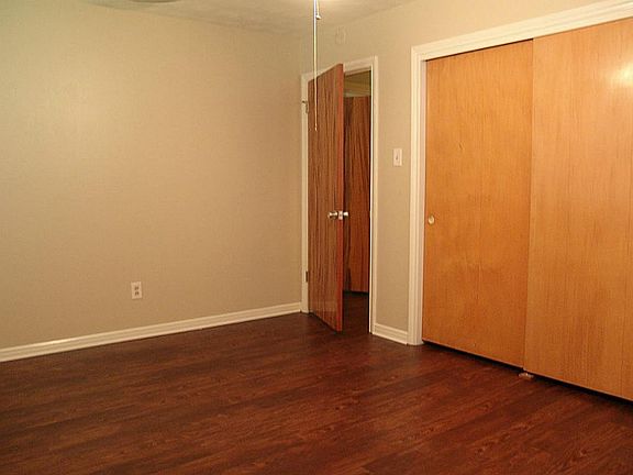 4th image of 1739 Glennview Dr