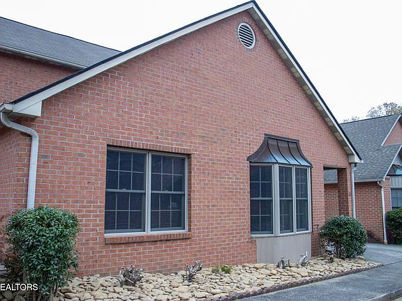 3rd image of 1121 Fairgrounds Ct