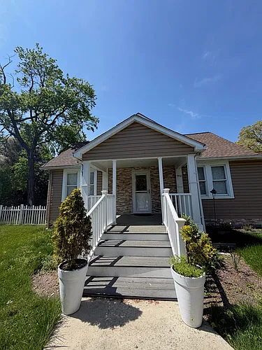 7950 Quarterfield Rd Photo 1