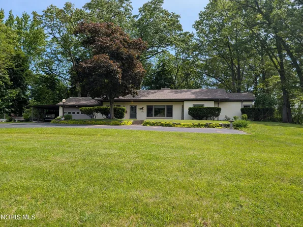 6060 Cross Trails Rd, Sylvania, OH 43560