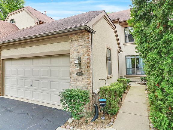 2nd image of 107 Chatsworth Cir