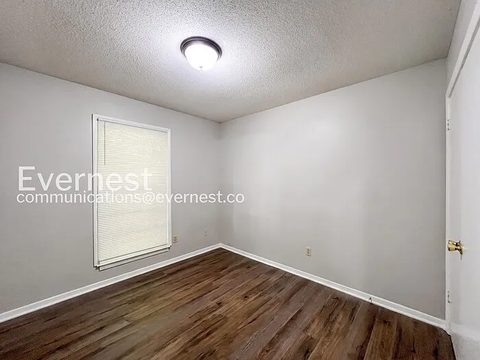 6375 Greenbriar Dr — Photo 8
