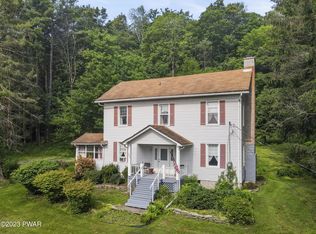 557 S Sterling Rd, Newfoundland, PA 18445