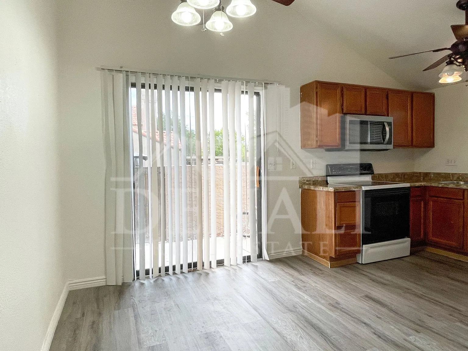 3491 N Arizona Ave — Photo 4