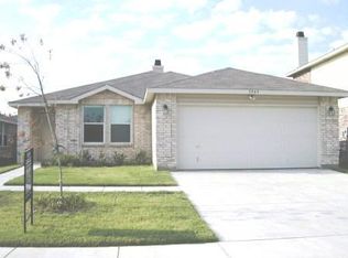 3949 Country Ln, Fort Worth, TX 76123