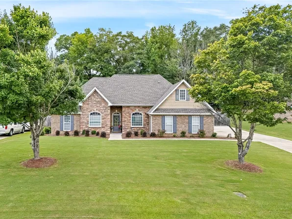 123 Coachmans Dr, Auburn, AL 36832