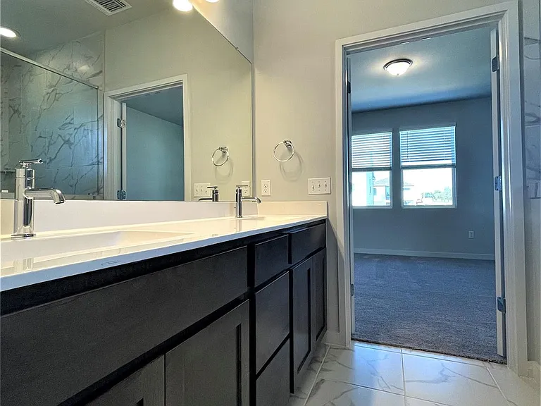 15110 Forum Ave — Photo 20