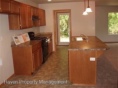3rd image of 4021 201st St E