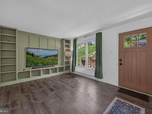 28 E E St, Brunswick, MD 21716