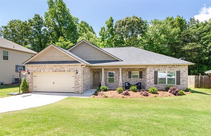 1st image of 215 Angela Ln
