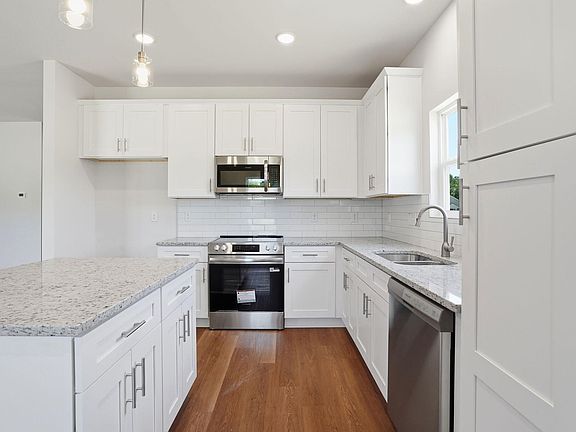 5th image of 9018 Phoenix Ct