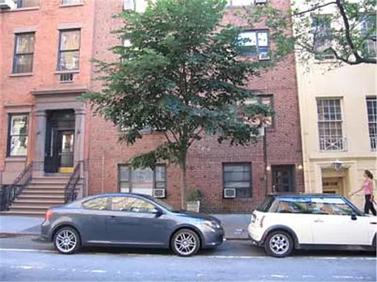 Rented by Buchbinder & Warren | media 16