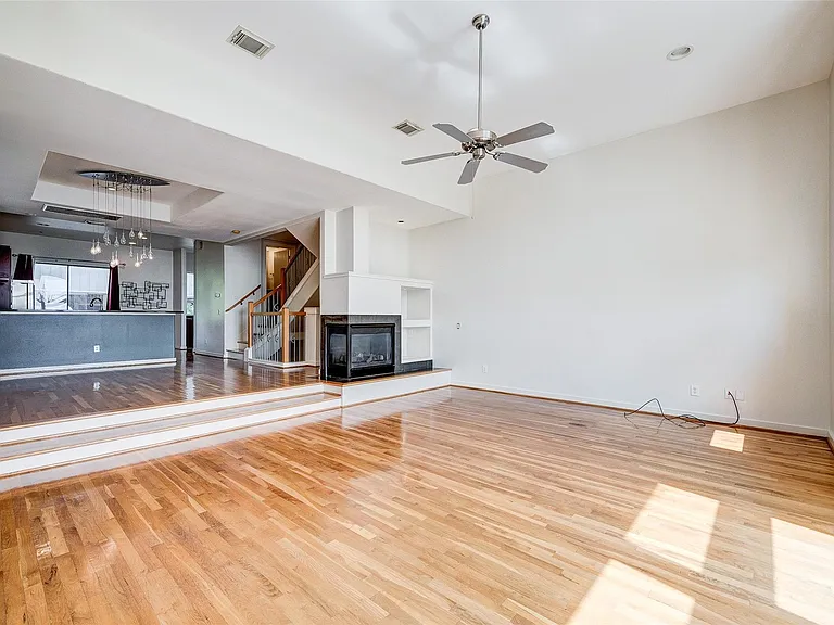 1729 Reinerman St — Photo 13
