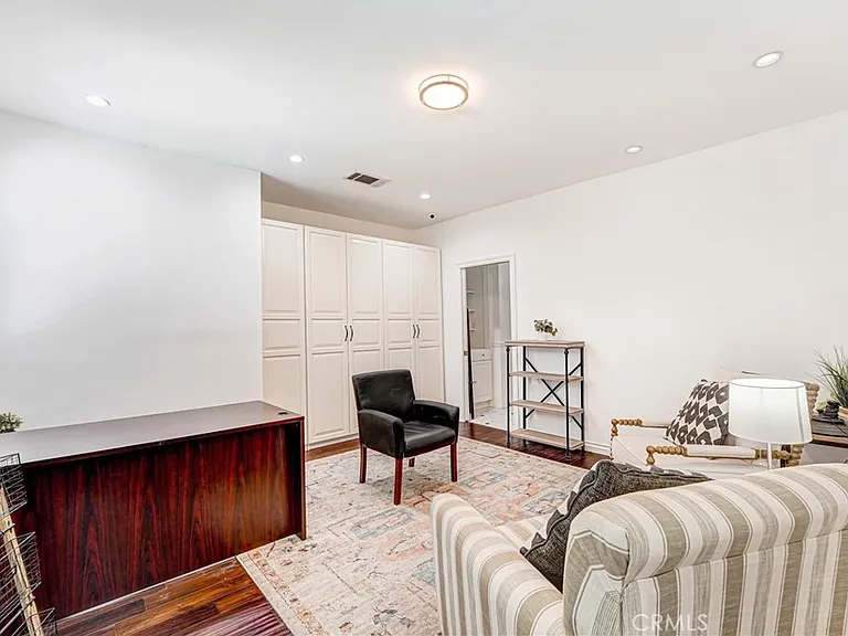 22450 Collins St — Photo 56