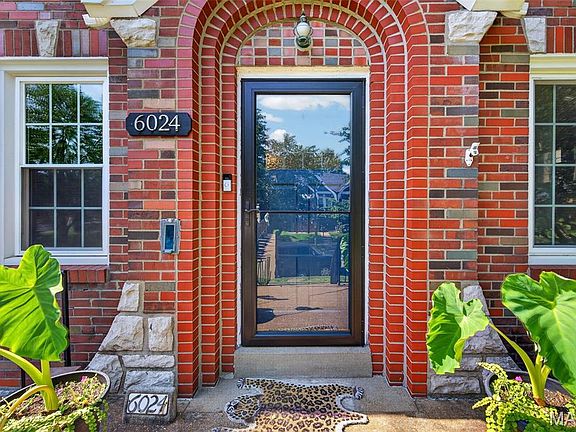 5th image of 6024 Oleatha Ave