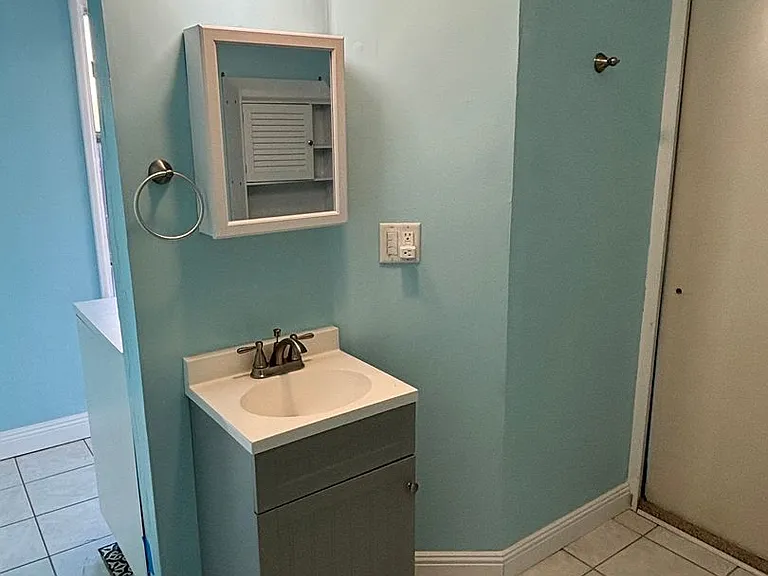 2832 Charlemagne Ave — Photo 15