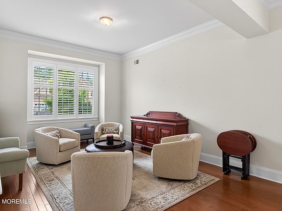 5th image of 102 Ambermist Way