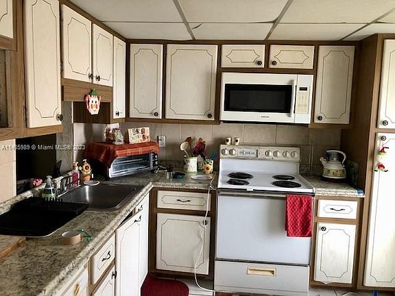 5th image of 1000 Tallwood Ave APT 202