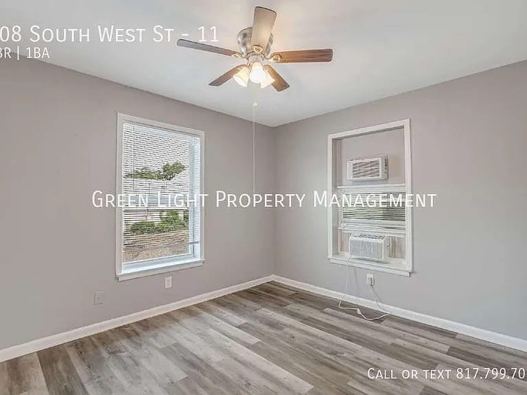 308 S West St #11 — Photo 13
