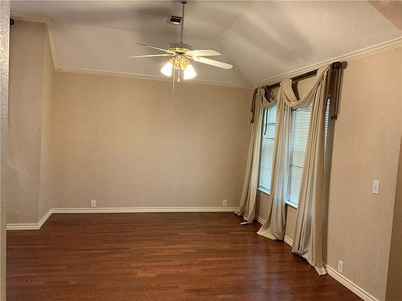3rd image of 4252 Winding Brook Dr
