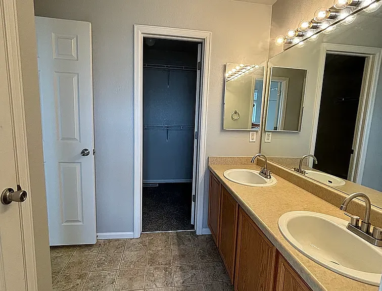 1713 Reilly Grv — Photo 12