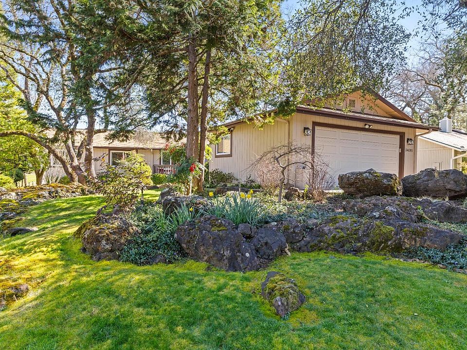 1st image of 24093 Oakmont Way