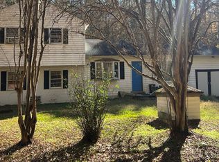 939 Coachpoint Rd, Hartfield, VA 23071